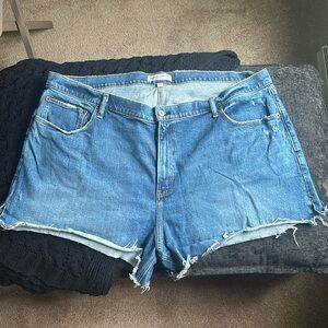 Abercrombie & Fitch Curve Love 4” High Rise Mom Short